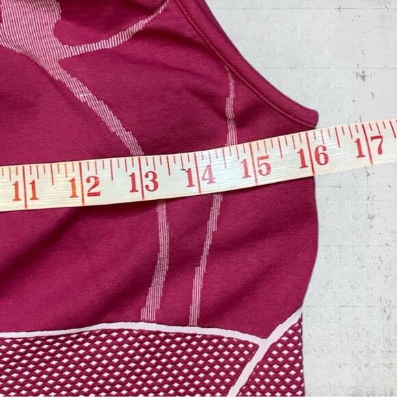 Athleta Yoga Twist Seamless Compression Tank Top Pink Size Large Style 735056 - Picture 6 of 9
